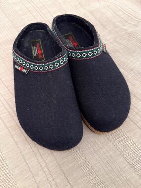 Haflinger Navy Wool Slip-On Clogs with Green Trim US Women’s 8